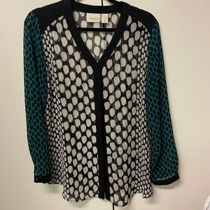 𝅺CHICO’S sheer top. Long sleeves, fun patter size 1 or Size M or size 8.